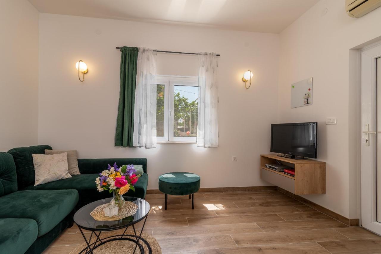 Apartments Fani Trogir Exteriör bild