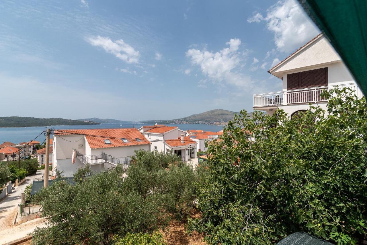 Apartments Fani Trogir Exteriör bild