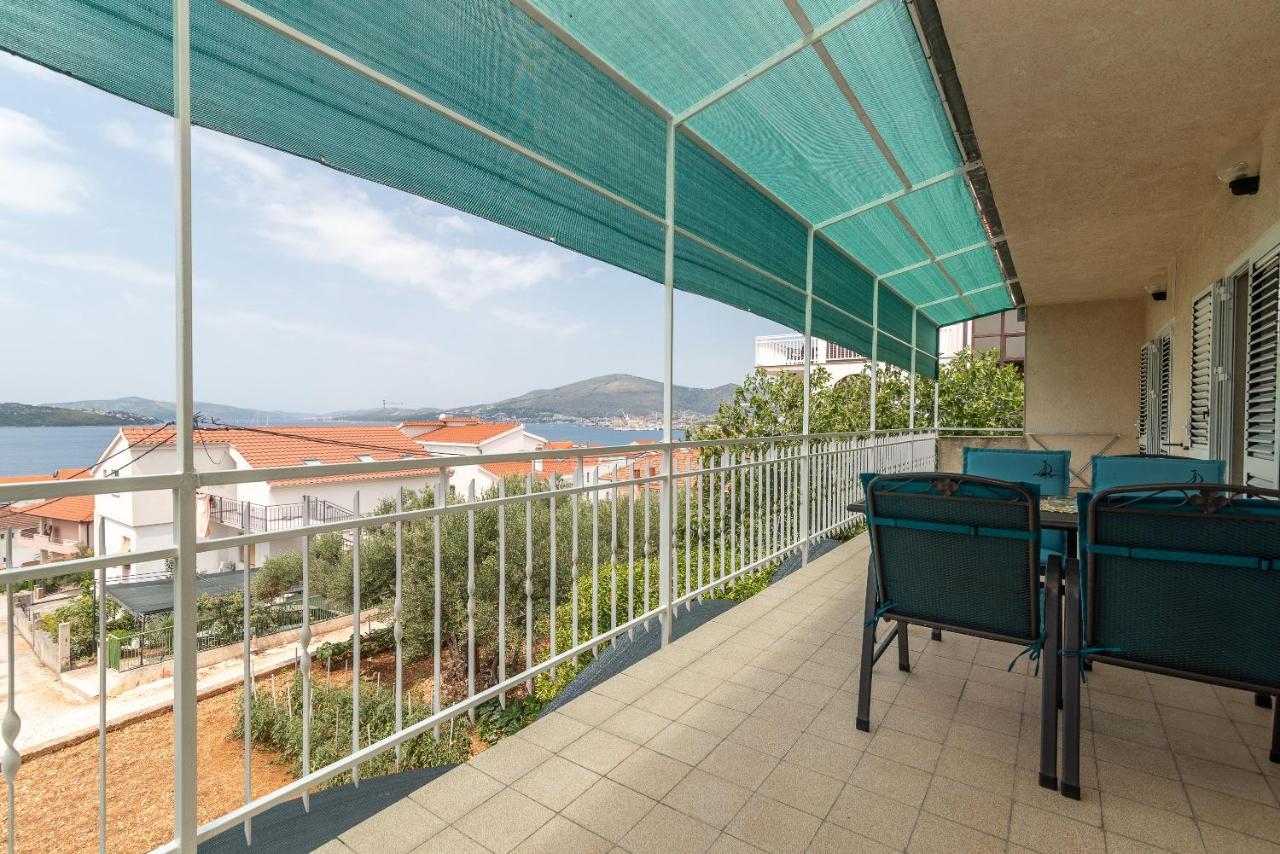Apartments Fani Trogir Exteriör bild