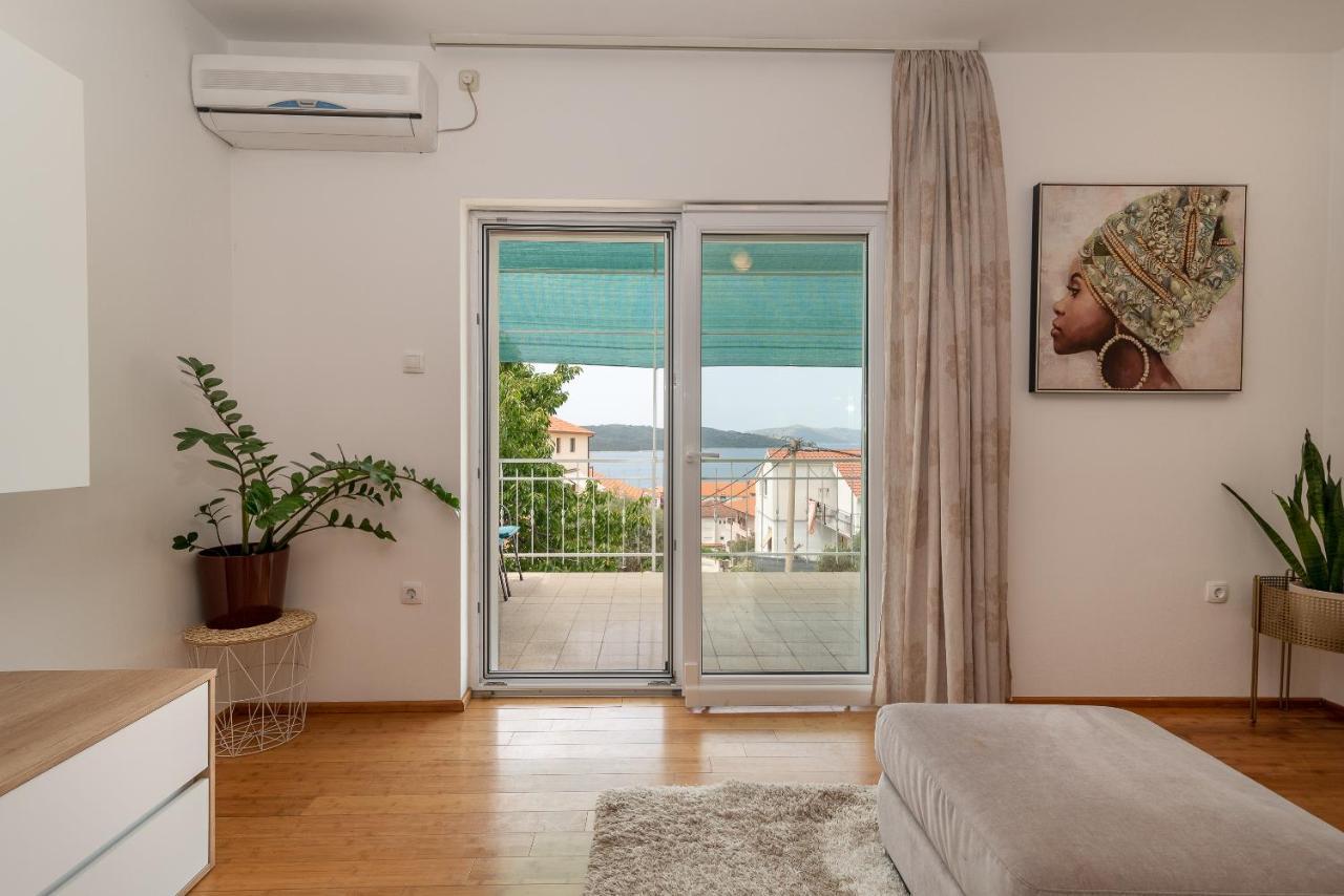 Apartments Fani Trogir Exteriör bild