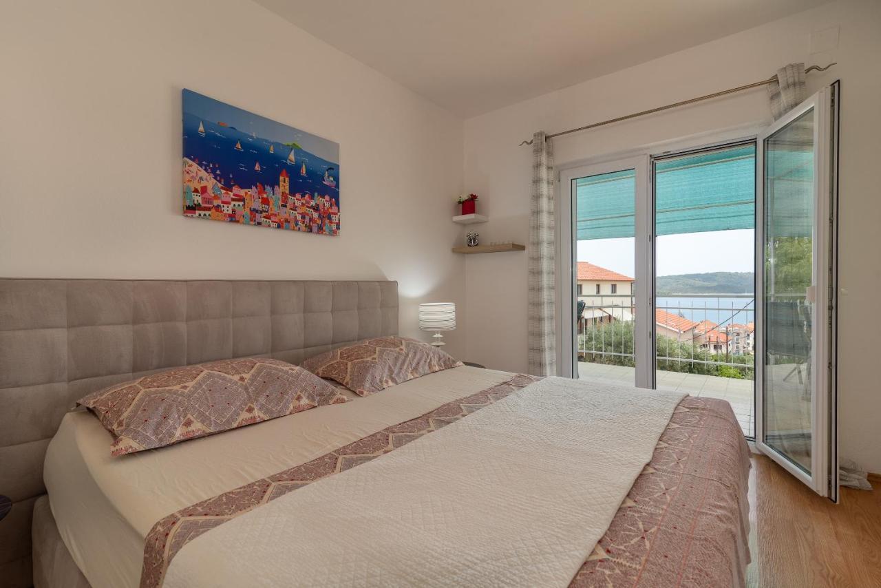 Apartments Fani Trogir Exteriör bild