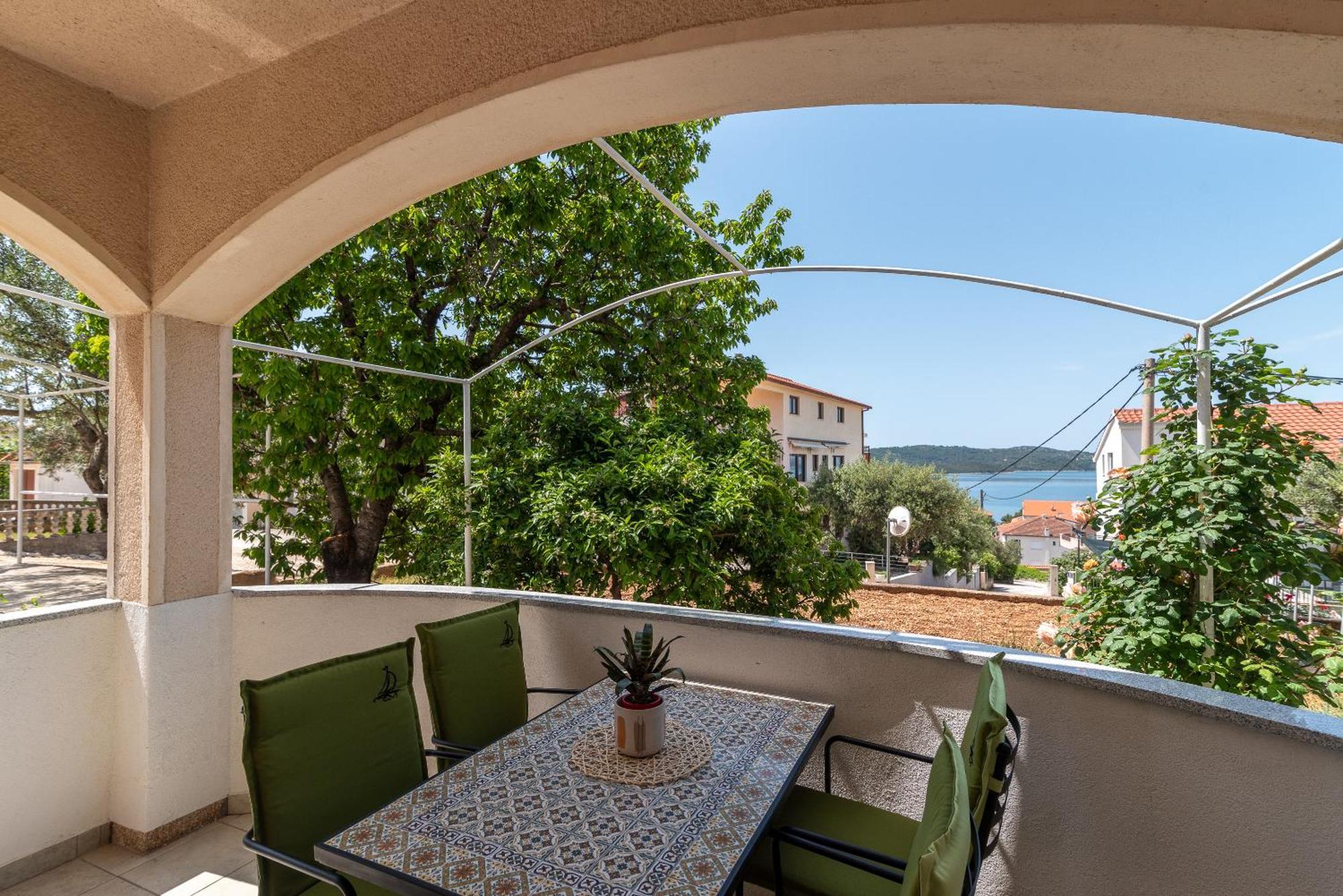 Apartments Fani Trogir Exteriör bild