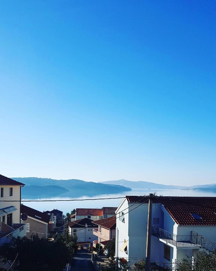 Apartments Fani Trogir Exteriör bild